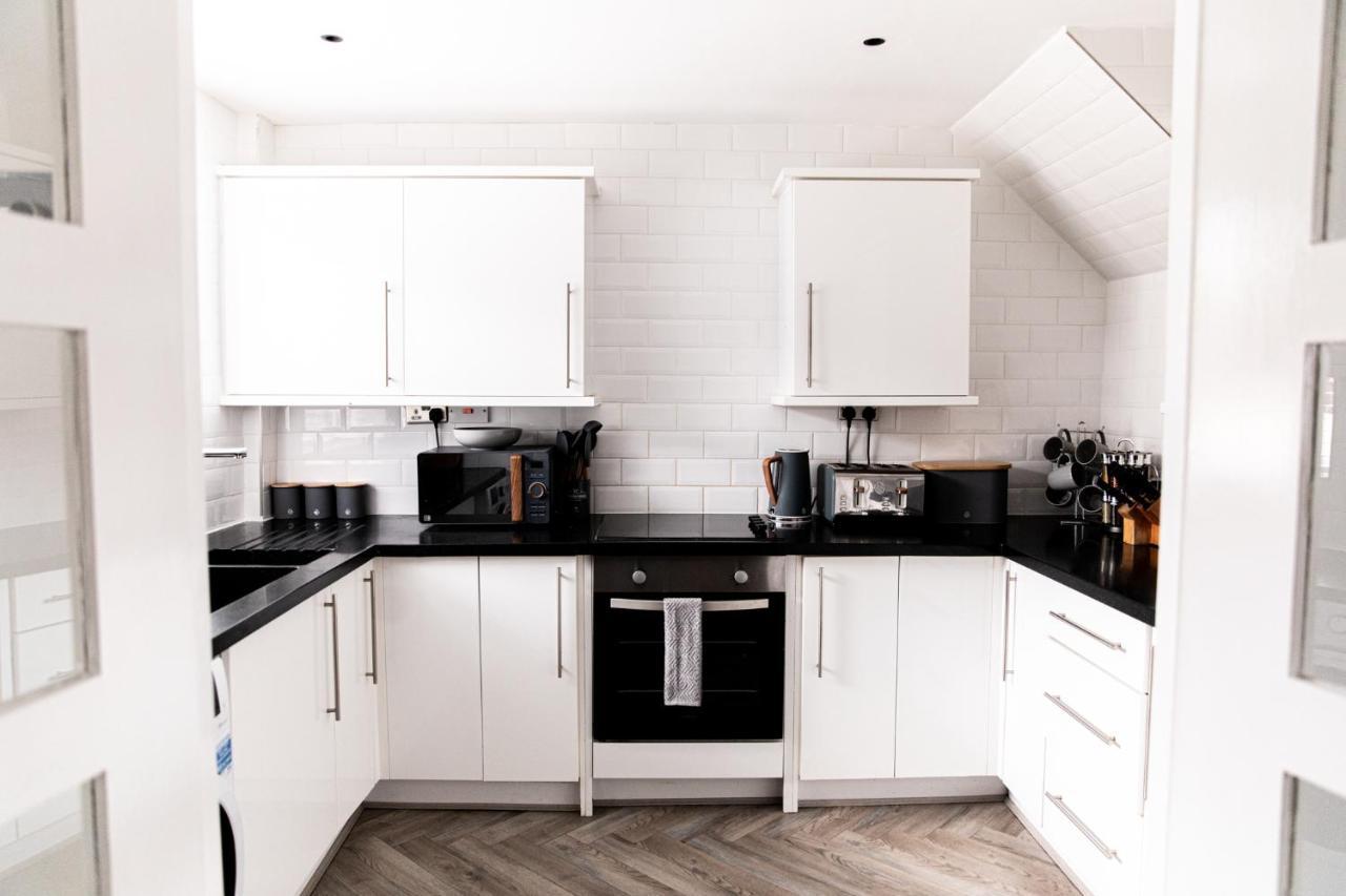 Inviting 3-Bed House In Manchester Bagian luar foto
