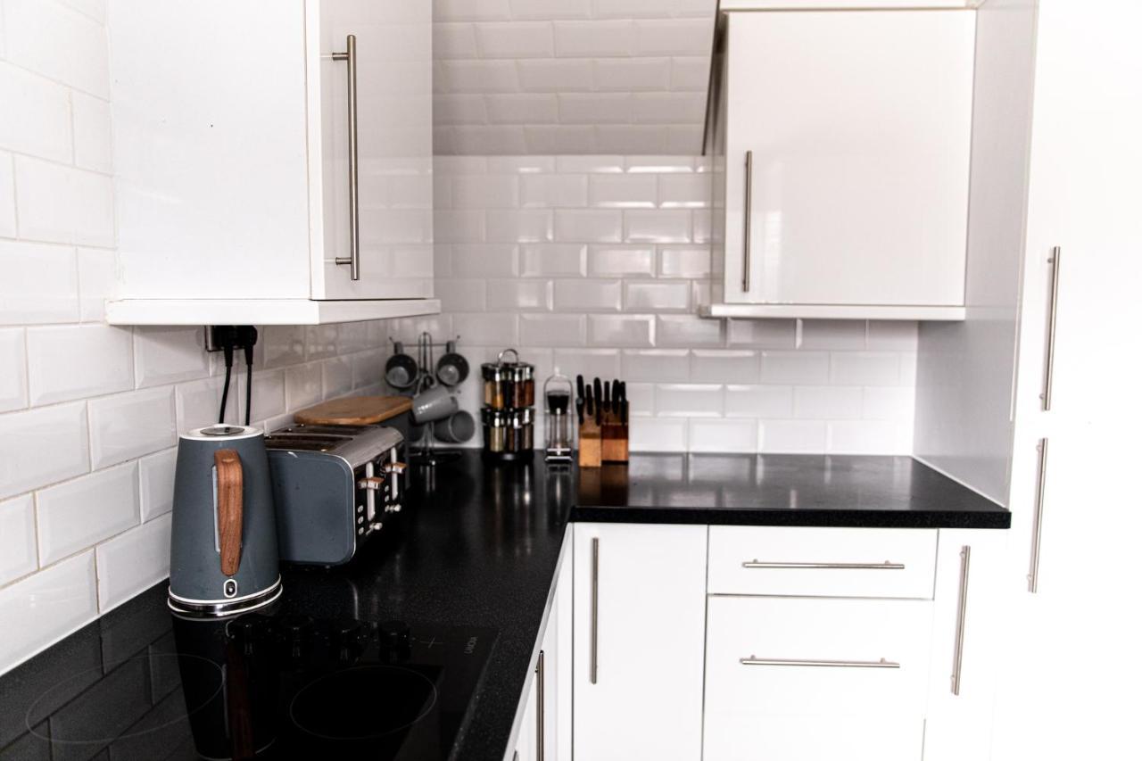 Inviting 3-Bed House In Manchester Bagian luar foto